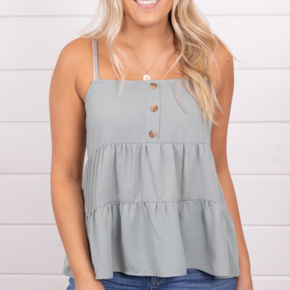 NWT - Paper Crane Tiered 3 Button Cami 🌸